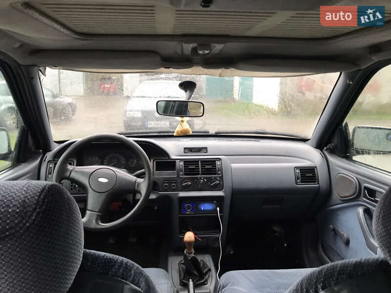 Хетчбек Ford Escort 1991 в Березному фото 8 Хетчбек Ford Escort 1991 в Березному