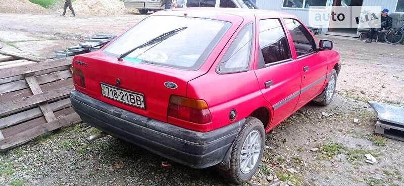Ліфтбек Ford Escort 1990 в Чорткові
