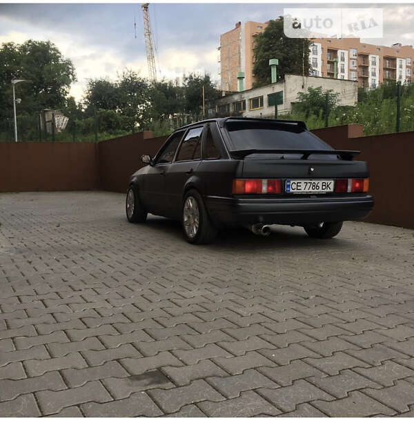 Хэтчбек Ford Escort 1987 в Черновцах