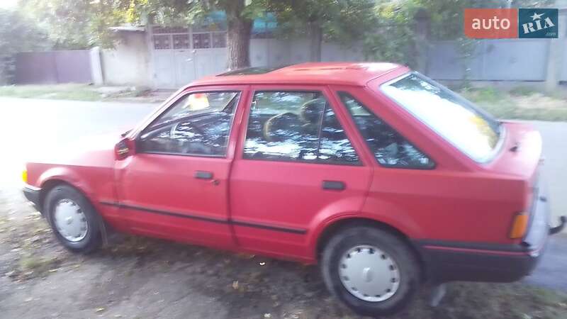 Ліфтбек Ford Escort 1988 в Одесі