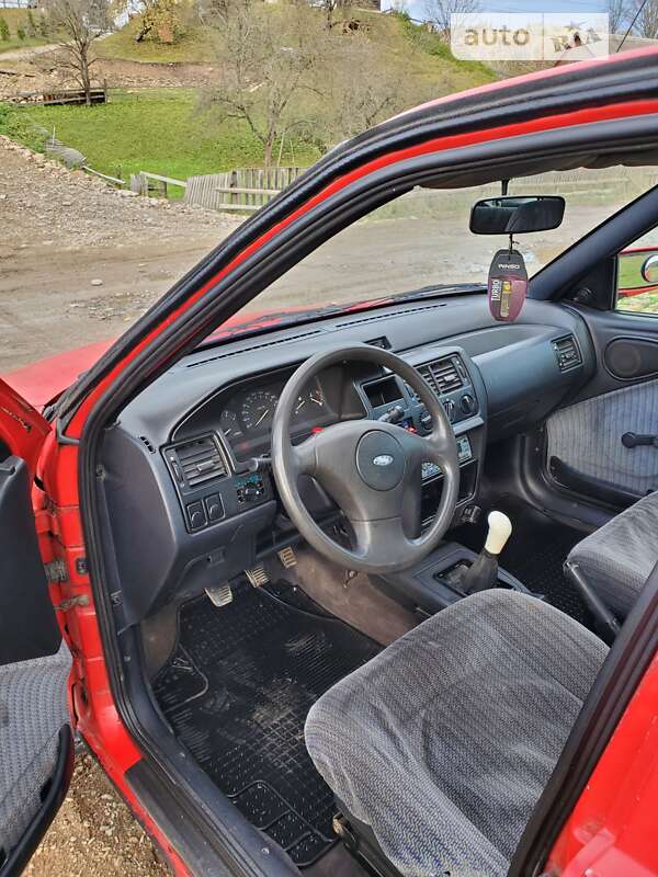 Седан Ford Escort 1992 в Драгобрате