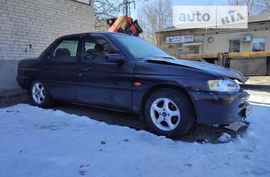 Седан Ford Escort 1995 в Харкові