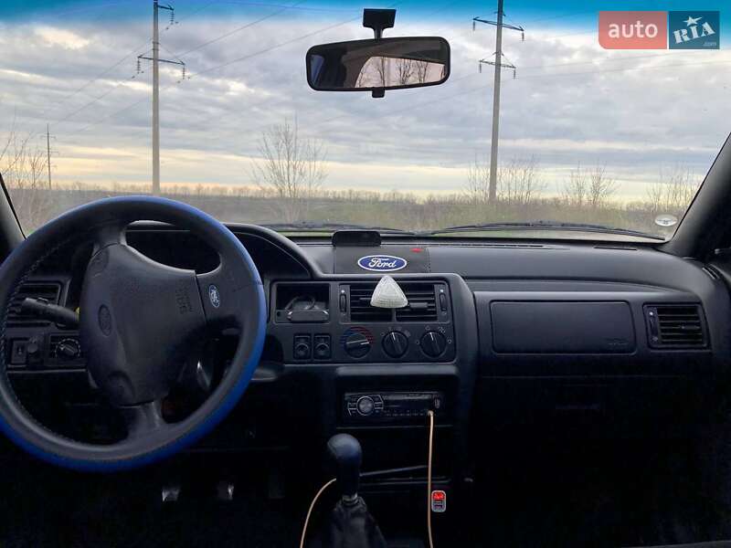 Хетчбек Ford Escort 1994 в Компаніївці