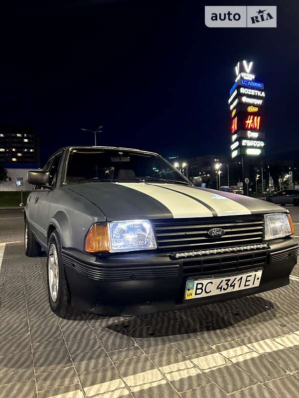 Хетчбек Ford Escort 1985 в Львові