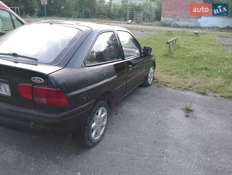 Хэтчбек Ford Escort 1992 в Тернополе