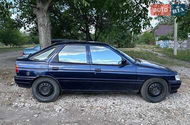 Хэтчбек Ford Escort 1991 в 