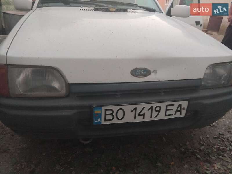 Хетчбек Ford Escort 1989 в Тернополі