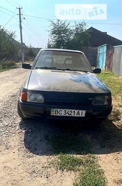 Хетчбек Ford Escort 1990 в Золочеві