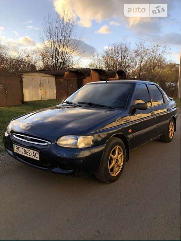 Хэтчбек Ford Escort 1997 в 
