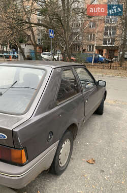 Хэтчбек Ford Escort 1987 в 