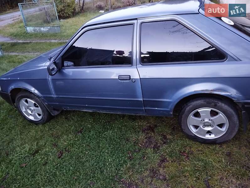 Хэтчбек Ford Escort 1987 в Судовой Вишне