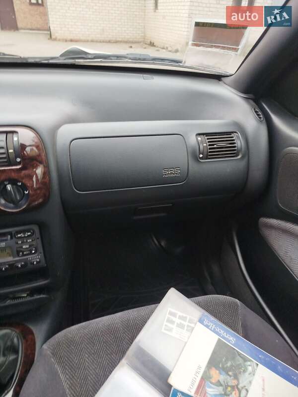 Хэтчбек Ford Escort 1995 в Луцке