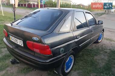 Хетчбек Ford Escort 1993 в 