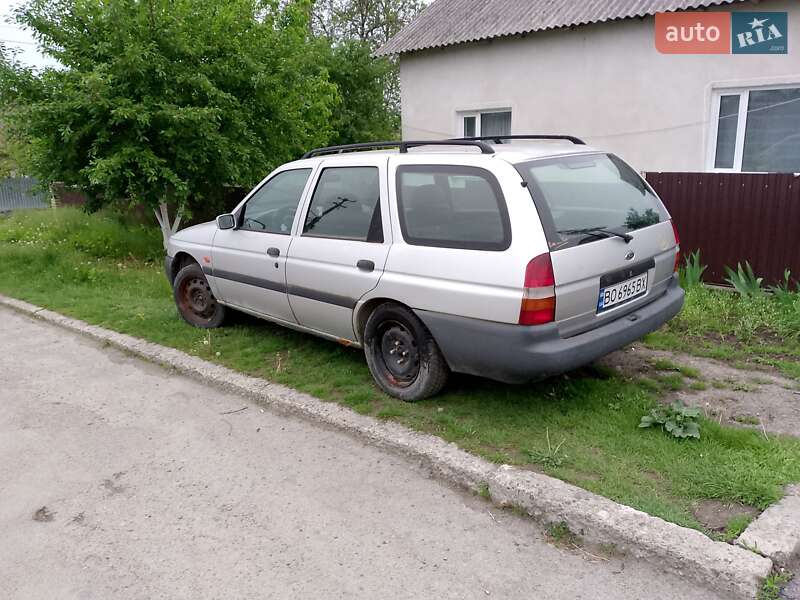 Универсал Ford Escort 1998 в Борщеве