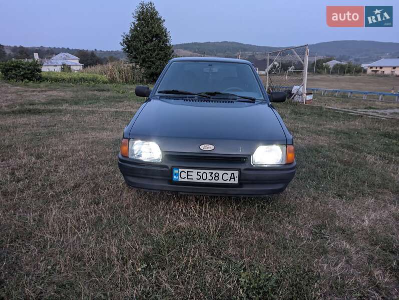 Хэтчбек Ford Escort 1988 в Великом Кучурове