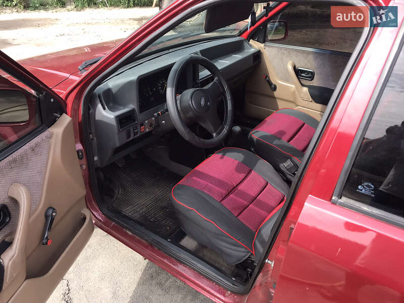 Хетчбек Ford Escort 1985 в Козелеці