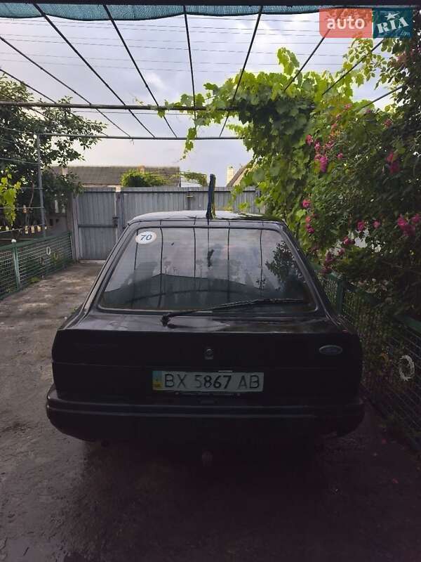 Хэтчбек Ford Escort 1989 в Кривом Роге