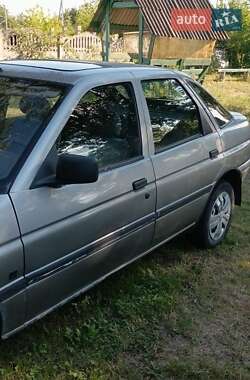 Ліфтбек Ford Escort 1992 в 
