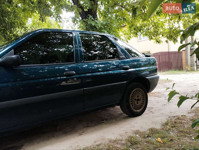 Хетчбек Ford Escort 1995 в Миколаєві