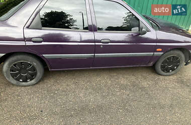 Седан Ford Escort 1997 в Рівному