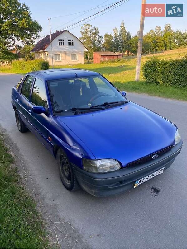 Хэтчбек Ford Escort 1995 в Коломые
