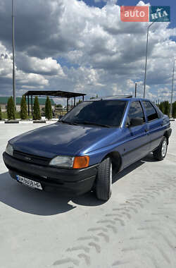 Хэтчбек Ford Escort 1990 в 