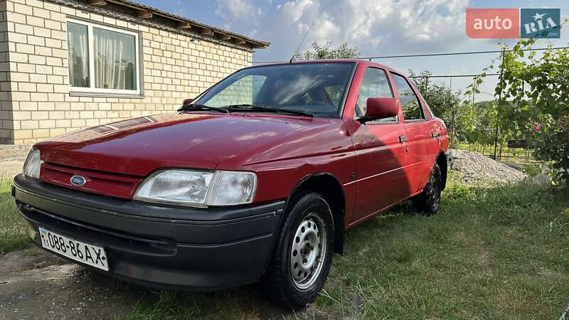 Седан Ford Escort 1991 в Каневе