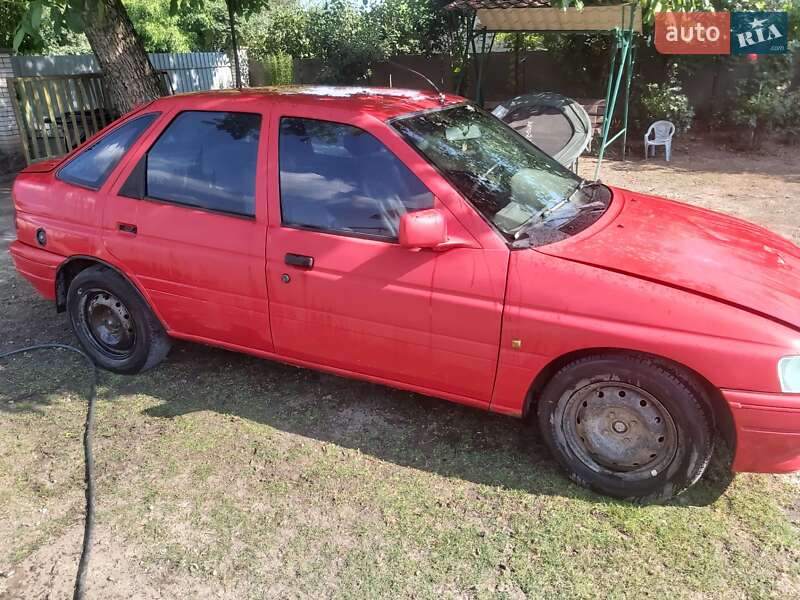 Хэтчбек Ford Escort 1990 в Умани
