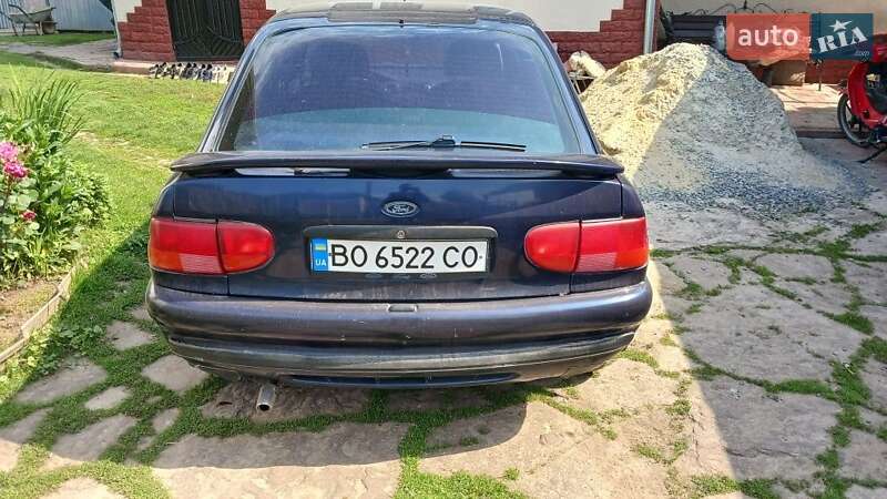 Хэтчбек Ford Escort 1997 в Бучаче