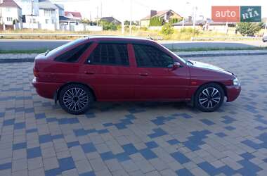 Хэтчбек Ford Escort 1998 в 