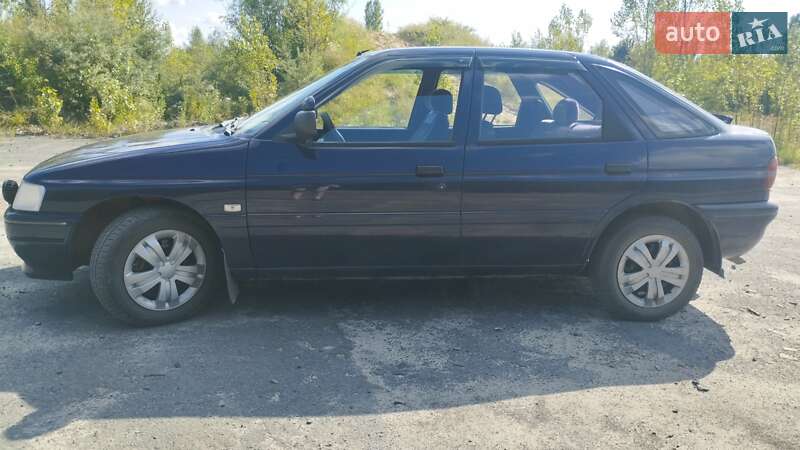 Хэтчбек Ford Escort 1993 в Ковеле фото 2 Хэтчбек Ford Escort 1993 в Ковеле