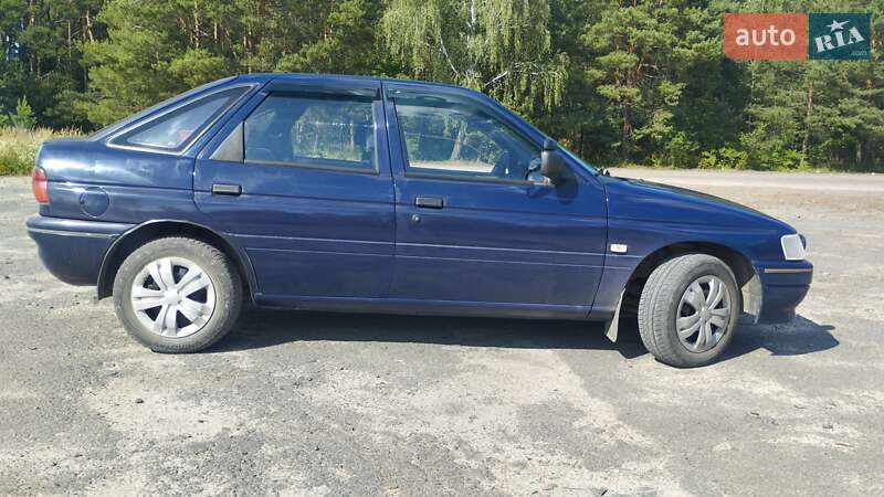 Хэтчбек Ford Escort 1993 в Ковеле фото 3 Хэтчбек Ford Escort 1993 в Ковеле