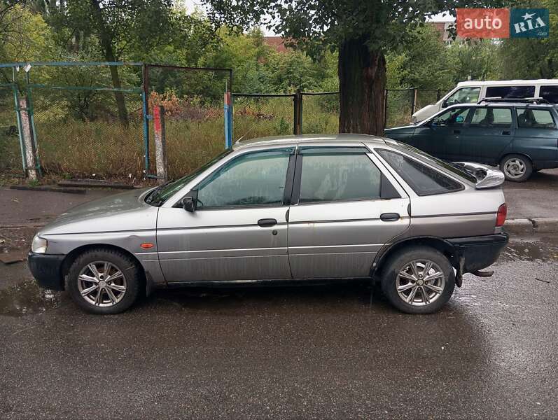 Ford Escort 1998