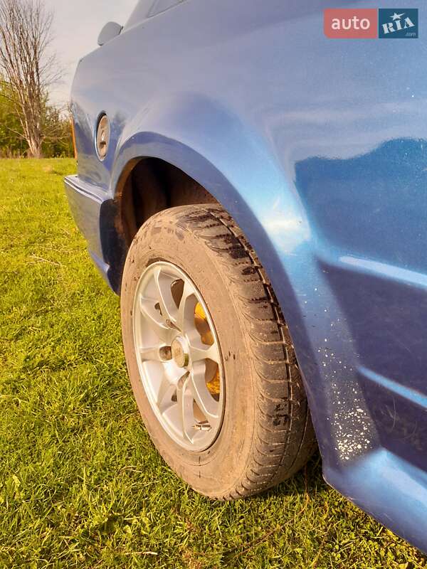 Хэтчбек Ford Escort 1985 в Глухове