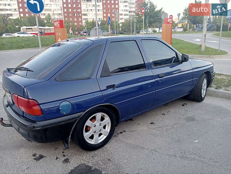 Хетчбек Ford Escort 1993 в Львові