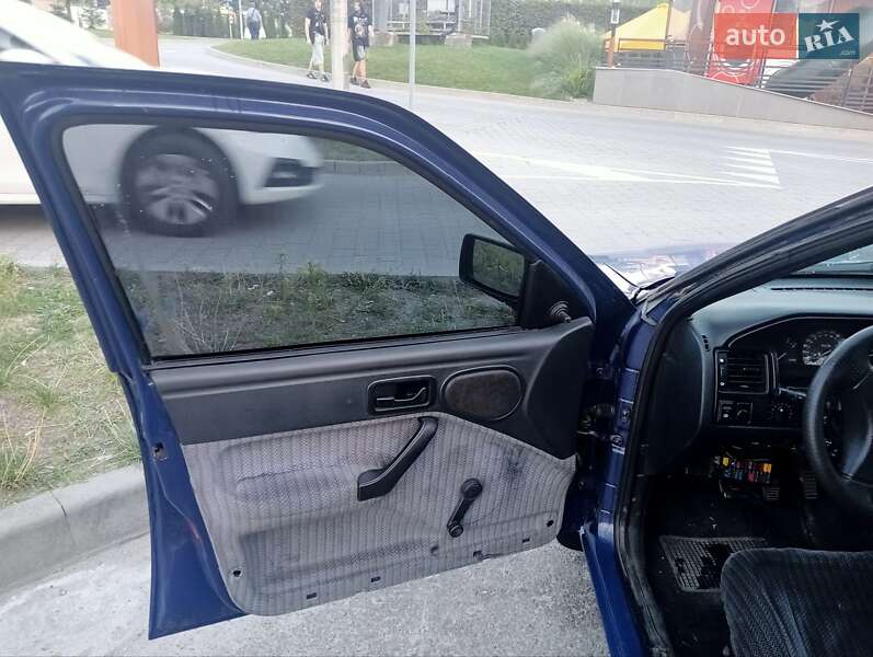 Хетчбек Ford Escort 1993 в Львові