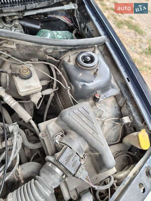 Хэтчбек Ford Escort 1996 в Черновцах