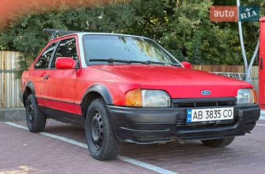 Хэтчбек Ford Escort 1989 в 
