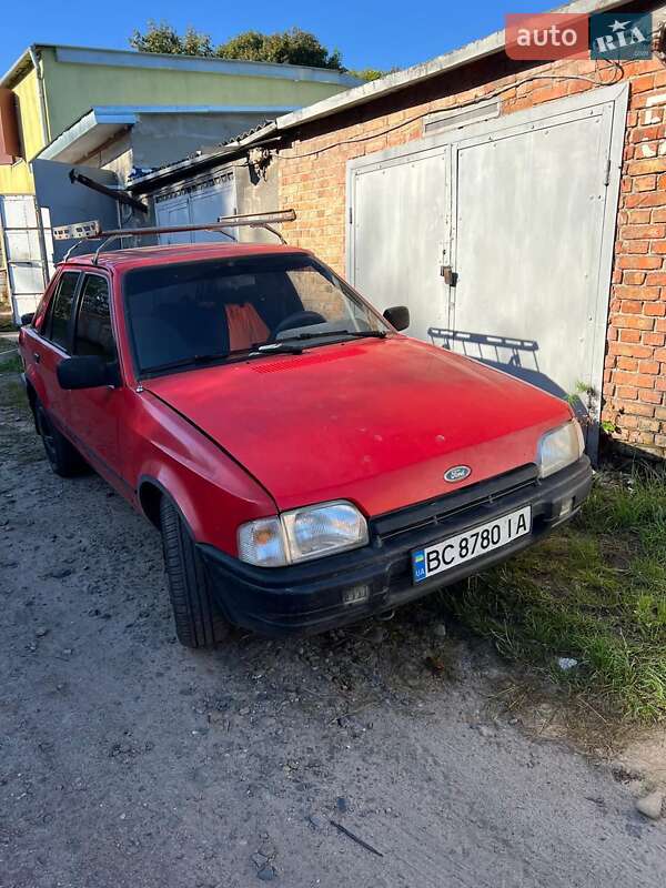 Хетчбек Ford Escort 1988 в Сокалі фото Хетчбек Ford Escort 1988 в Сокалі