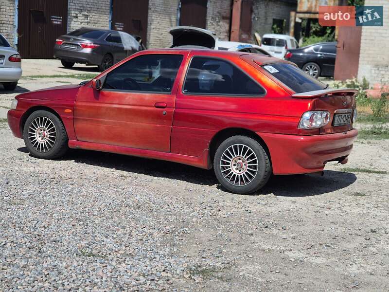 Купе Ford Escort 1996 в Дніпрі