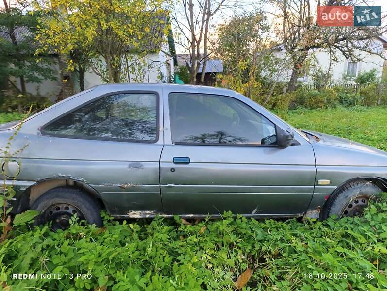 Хэтчбек Ford Escort 1991 в 