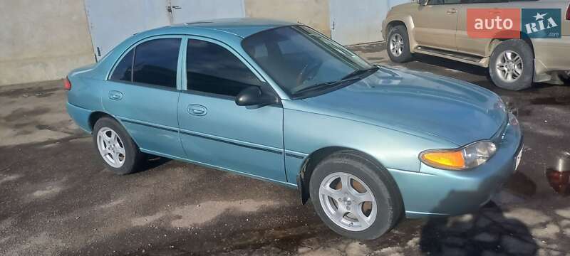 Седан Ford Escort 1999 в Измаиле