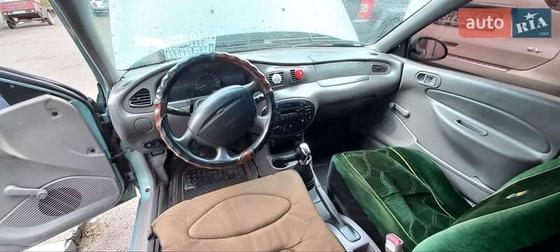 Седан Ford Escort 1999 в Измаиле