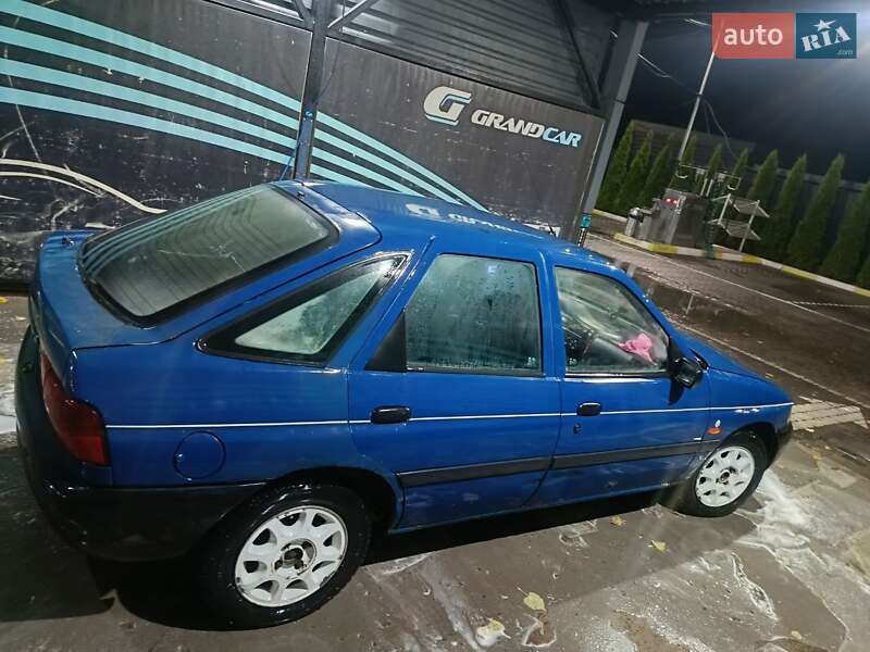 Хэтчбек Ford Escort 1995 в Коростене фото 3 Хэтчбек Ford Escort 1995 в Коростене