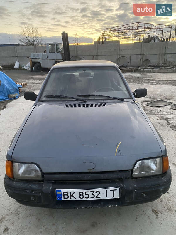 Хетчбек Ford Escort 1988 в Рівному фото 9 Хетчбек Ford Escort 1988 в Рівному