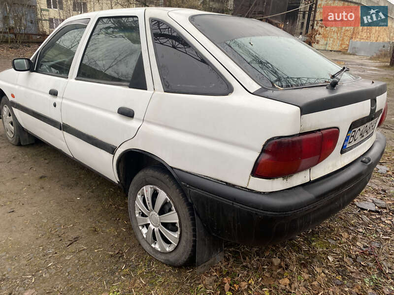 Ліфтбек Ford Escort 1996 в Львові фото 3 Ліфтбек Ford Escort 1996 в Львові