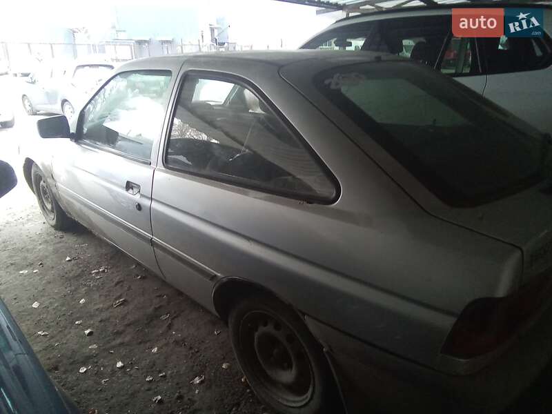 Хетчбек Ford Escort 1992 в Запоріжжі фото 12 Хетчбек Ford Escort 1992 в Запоріжжі
