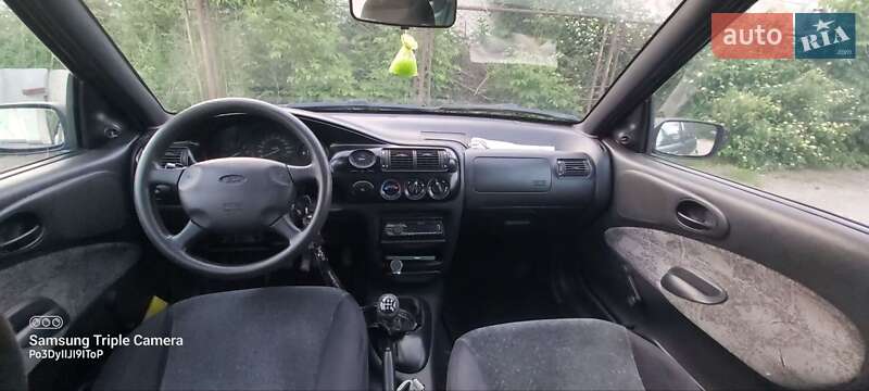 Універсал Ford Escort 1995 в Золочеві