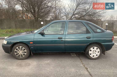 Хетчбек Ford Escort 1996 в Новій Водолагі