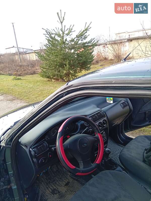 Хетчбек Ford Escort 1997 в Стрию